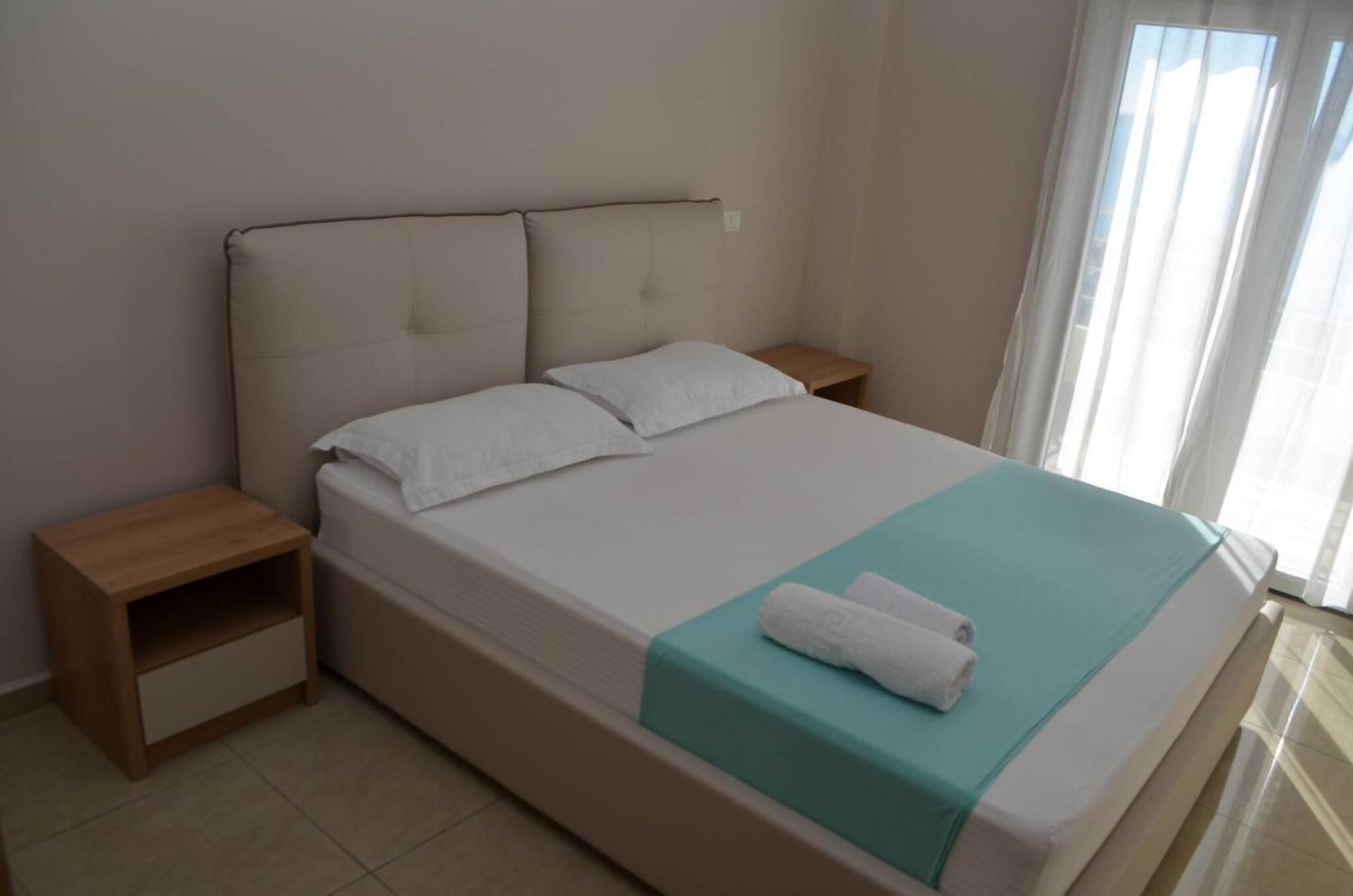 Saint Tropez Apartment Sarandë Exterior foto