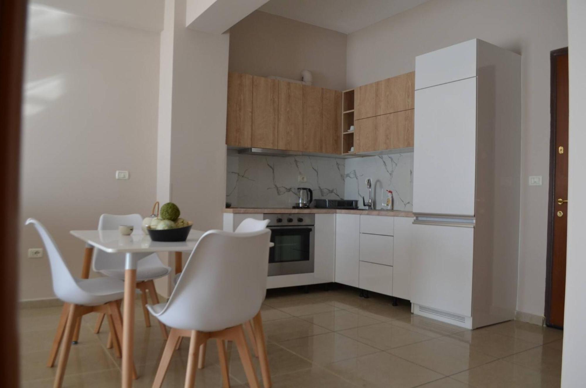 Saint Tropez Apartment Sarandë Exterior foto