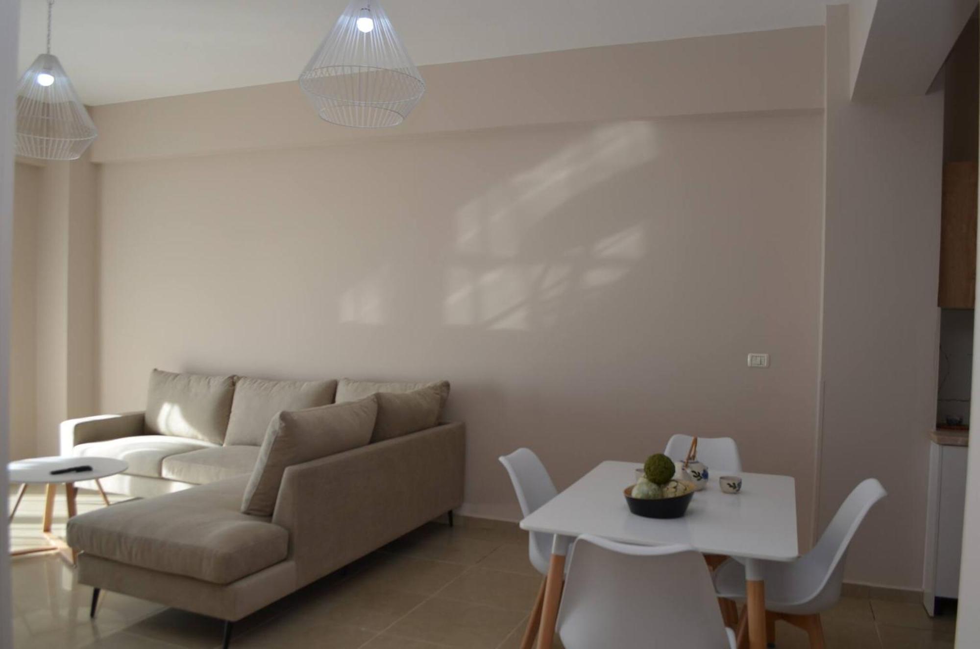 Saint Tropez Apartment Sarandë Exterior foto